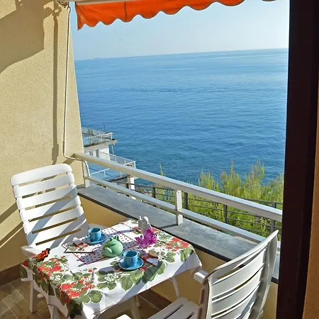 House Esperia By Holiday World